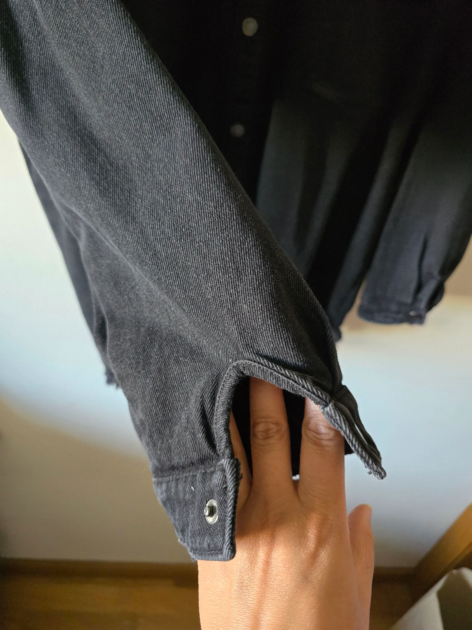 Jaqueta jeans preta oversized com detalhes brilhantes de Zara/tamanho S - estado perfeito. – photo 5